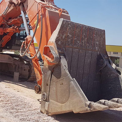 Riparazione impianto idraulico escavatore Hitachi EX870